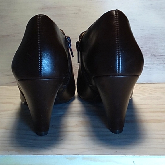 Nicole Round Toe Stacked Heel Casual Booties - earth® shoes Round Toe Classic Silhouette Leather Slipon AnkleBooties LunicBrown